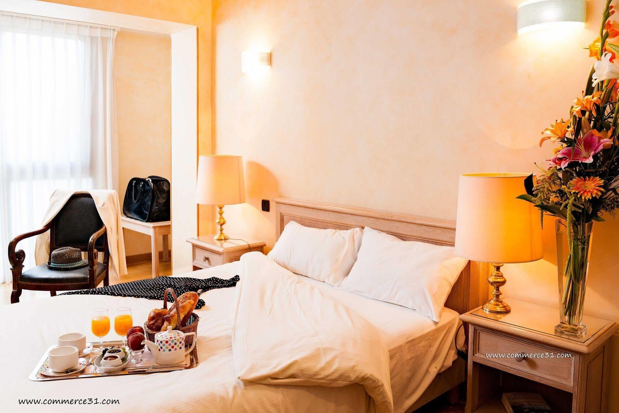 Hotel Du Commerce Spa 생고뎅 외부 사진